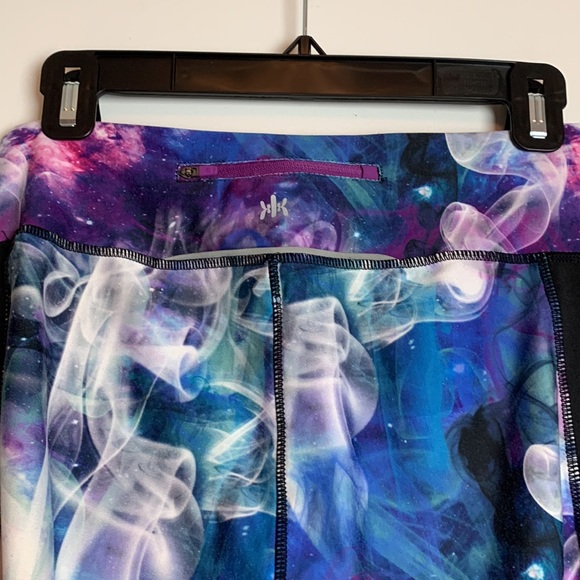 Kyodan blue & purple mystic printed leggings w/ pocket in the back waist. Size M - Picture 7 of 8